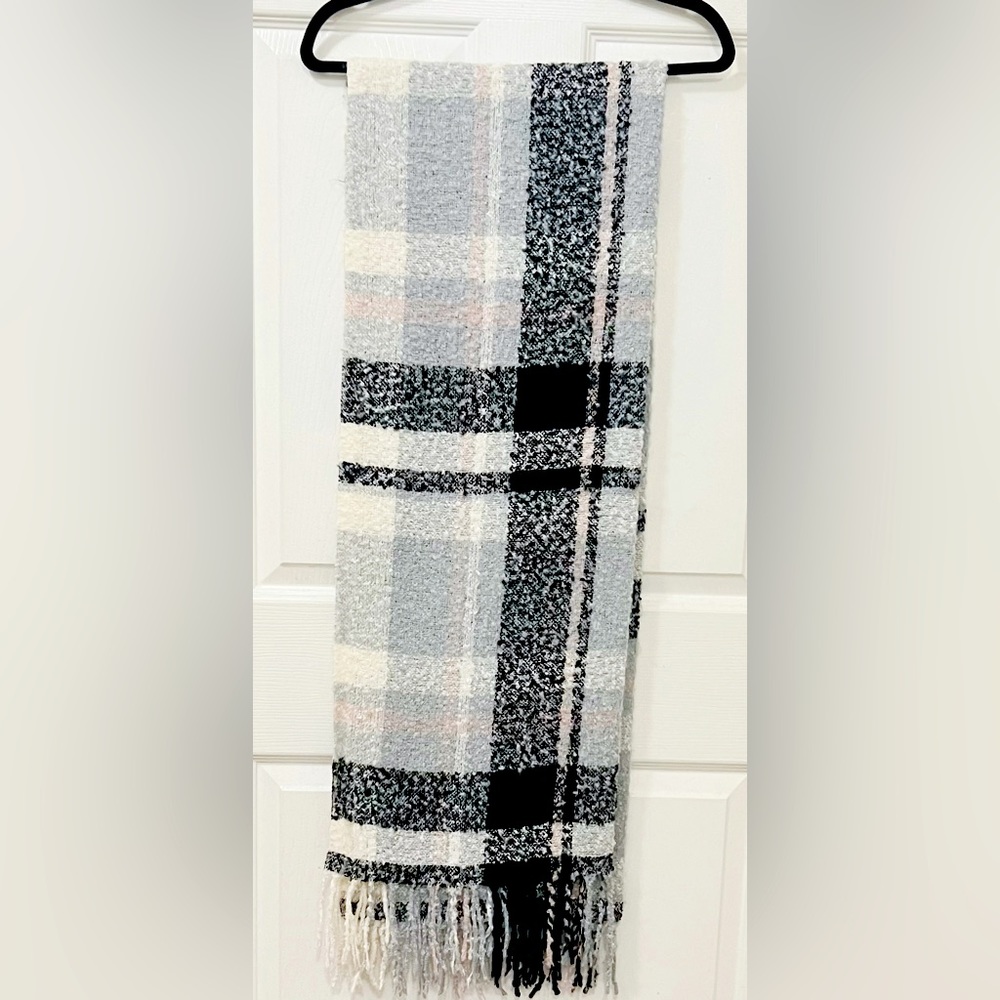 Plaid Black and White Women's Scarf - Picture 2 of 5